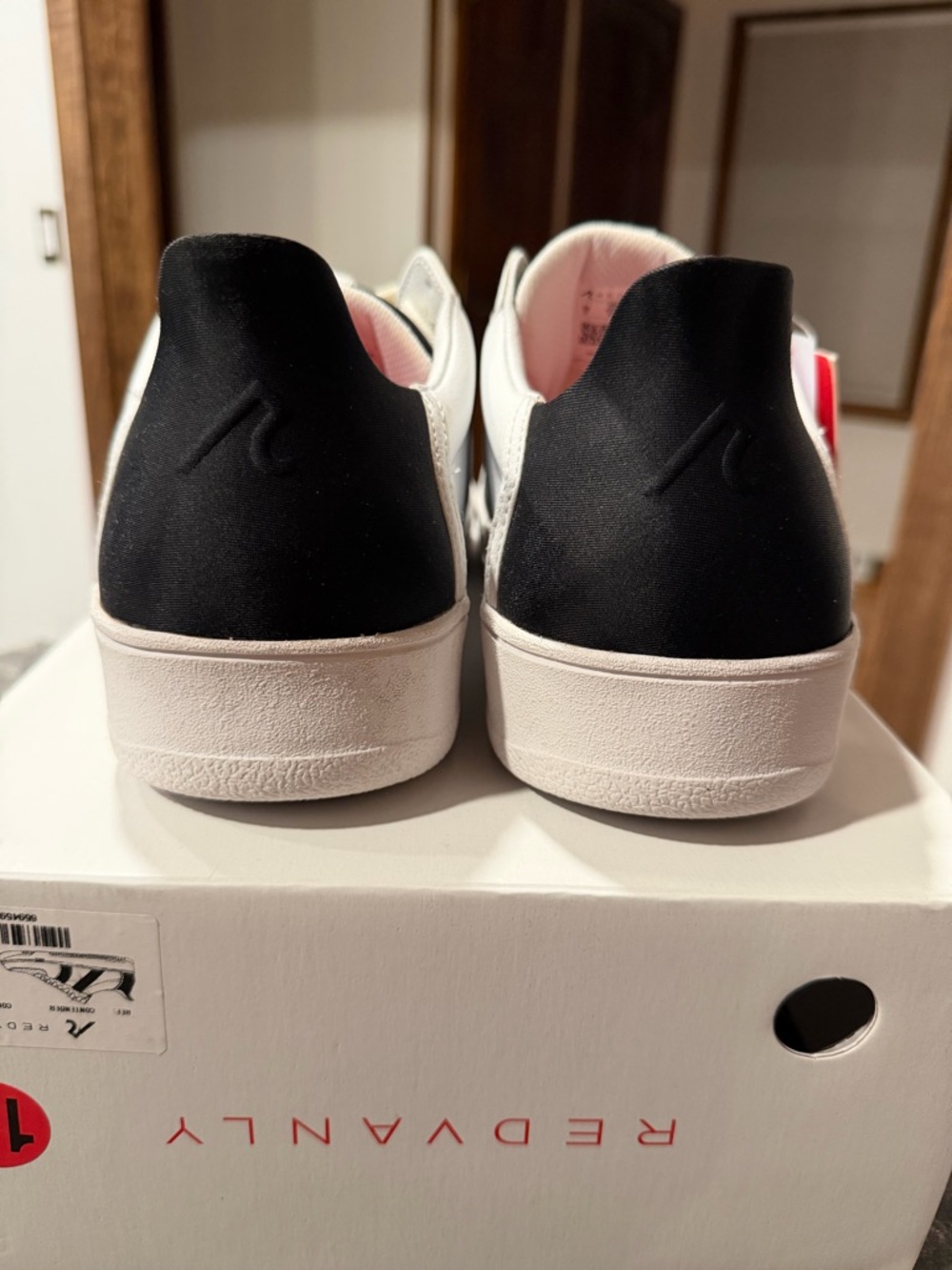 New REDVANLY Contender Spikeless Golf Shoe (Bright White/Tuxedo) - Picture 4 of 7